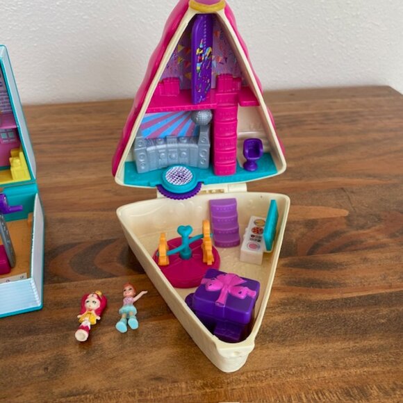 Polly Pocket World Mini Middle School Compact and Birthday Cake Bash Compact - Picture 4 of 6